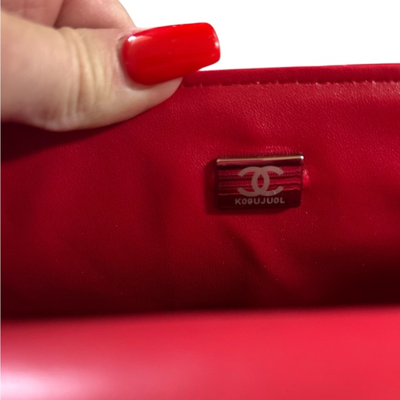 Red Quilted Flap Crossbody Bag – Classic & Timeless Style - Picture 7 of 16